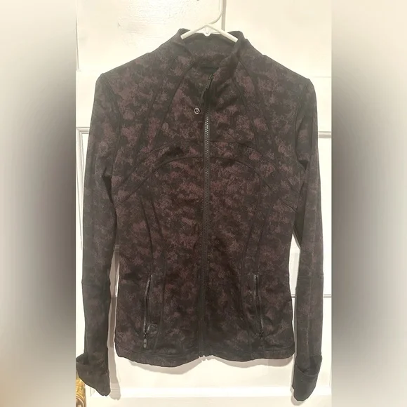 Lululemon Define Jacket- Luxtreme in Black Cherry - Picture 2 of 4